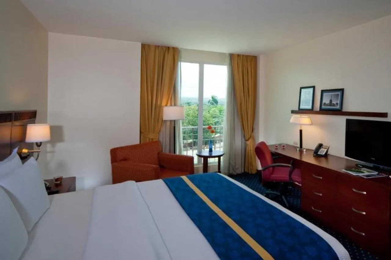 Hodelpa Garden Court Hotel Santiago De Los Caballeros